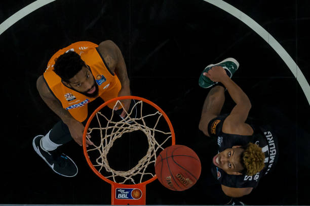 赛一路杀进 赛一路杀进