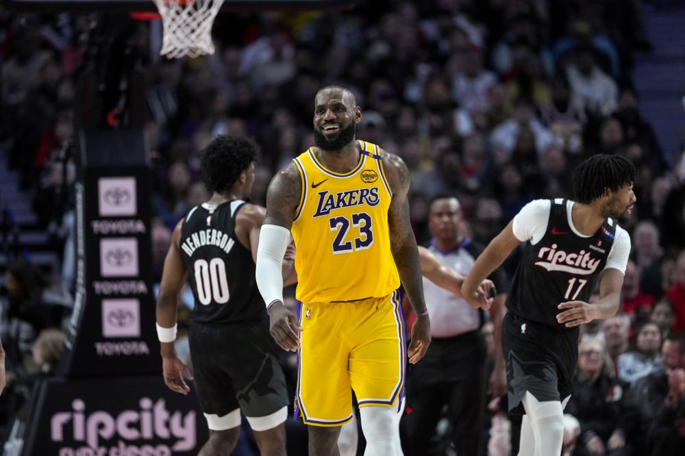 对手防线的 对手防线的